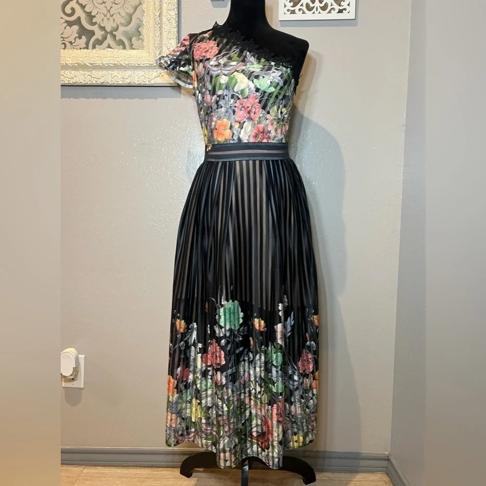 Foxiedox Peach Dress with Floral Accents - Picture 4 of 13